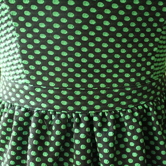 Green dress - Picture 4 of 8